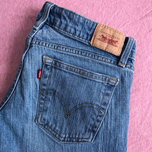 ⛔️SOLD⛔️ Levi’s 525 Too Superlow Flare - Picture 2 of 4
